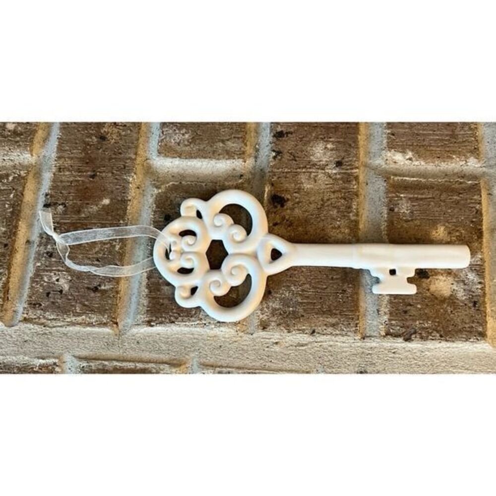 White ceramic skeleton Key  6"x3"‎